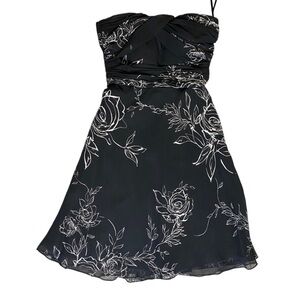 White House Black Market Black and White Floral Knee Length Dress